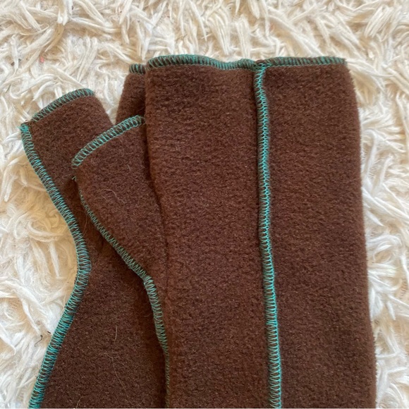 XMITTENS Recycled Fleece Long Fingerless Mitts - Picture 3 of 5